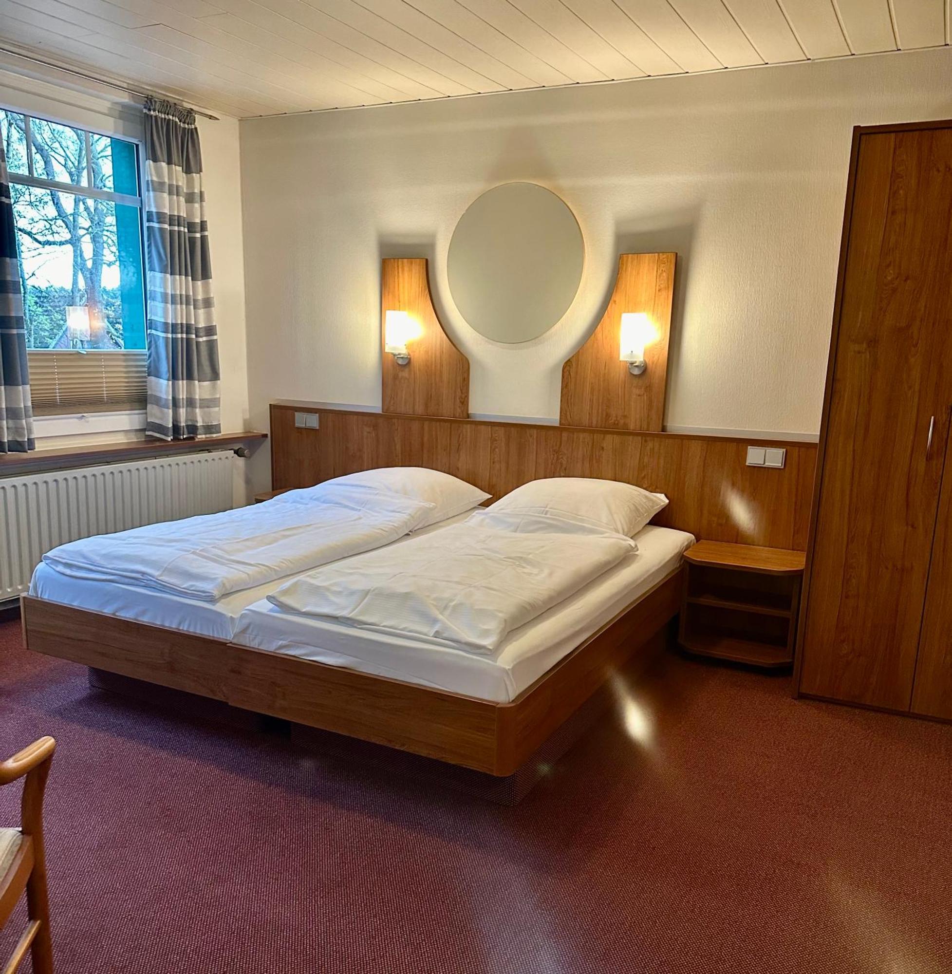 Hotel Zum grünen Walde Nordholz Exterior foto
